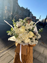 Load image into Gallery viewer, FROSTYBELL | Festive Fresh Flower Bouquet 2025