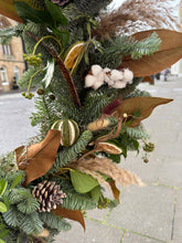Load image into Gallery viewer, ‘WILDBELL’ Fresh Wreath | 2025 WINTER COLLECTION | FRESH FLOWERS IN FIFE