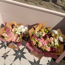 Load image into Gallery viewer, Bouquet of the Week | Fresh Flower Bouquet