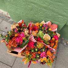 Load image into Gallery viewer, Autumnal Vibes | Fresh Flower Bouquet