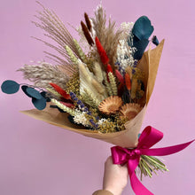 Load image into Gallery viewer, COFFEEBELL | Wild Dried Flower Bouquet