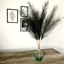 Load image into Gallery viewer, LUNAR black | faux pampas