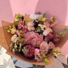 Load image into Gallery viewer, Bouquet of the Week | Fresh Flower Bouquet
