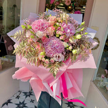 Load image into Gallery viewer, Gold &amp; Girly | Fresh Flower Bouquet
