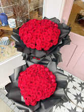 Load image into Gallery viewer, Romantic Red  | Fresh Flower Bouquet
