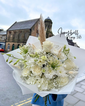 Load image into Gallery viewer, The Ivorybell |Fresh Flowers in Fife | Valentine’s Day 2026
