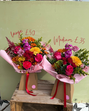 Load image into Gallery viewer, Bouquet of the Week | Fresh Flower Bouquet
