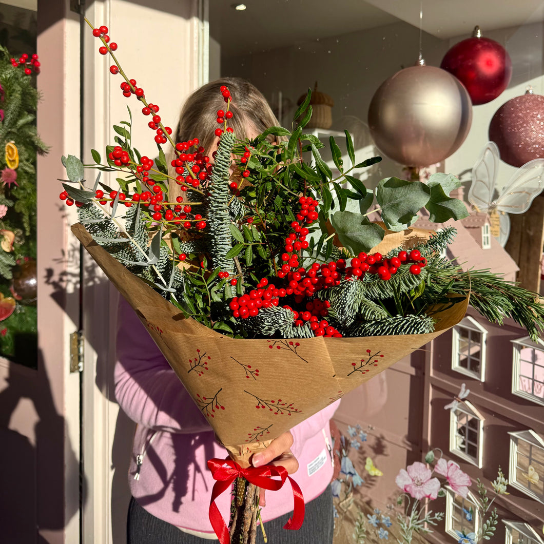 MEDIUM FRESH FOLIAGE MIX WITH BERRIES| 2025 WINTER COLLECTION | FRESH FLOWERS IN FIFE