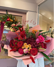 Load image into Gallery viewer, Bouquet of the Week | Fresh Flower Bouquet
