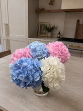 Load image into Gallery viewer, Bouquet of the Week | Fresh Flower Bouquet

